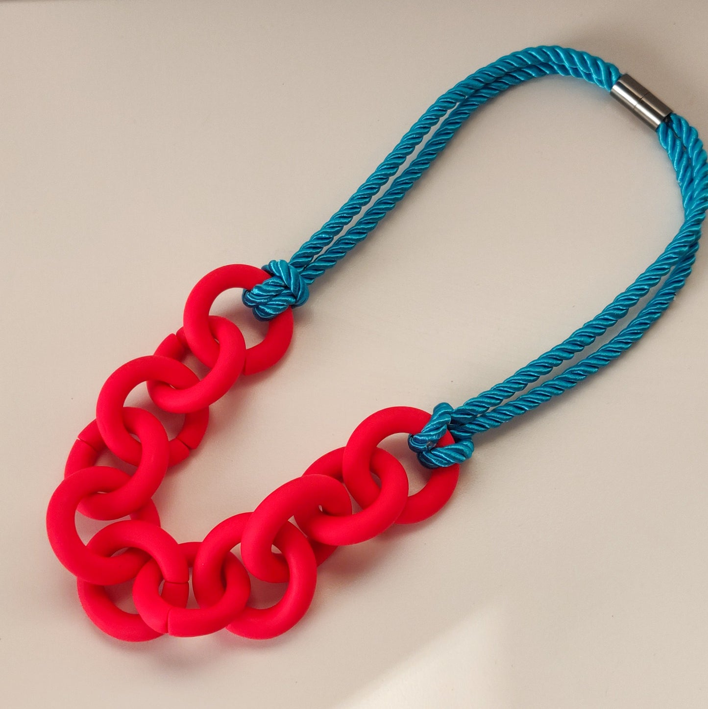 Chunky chain link necklace in neon pink